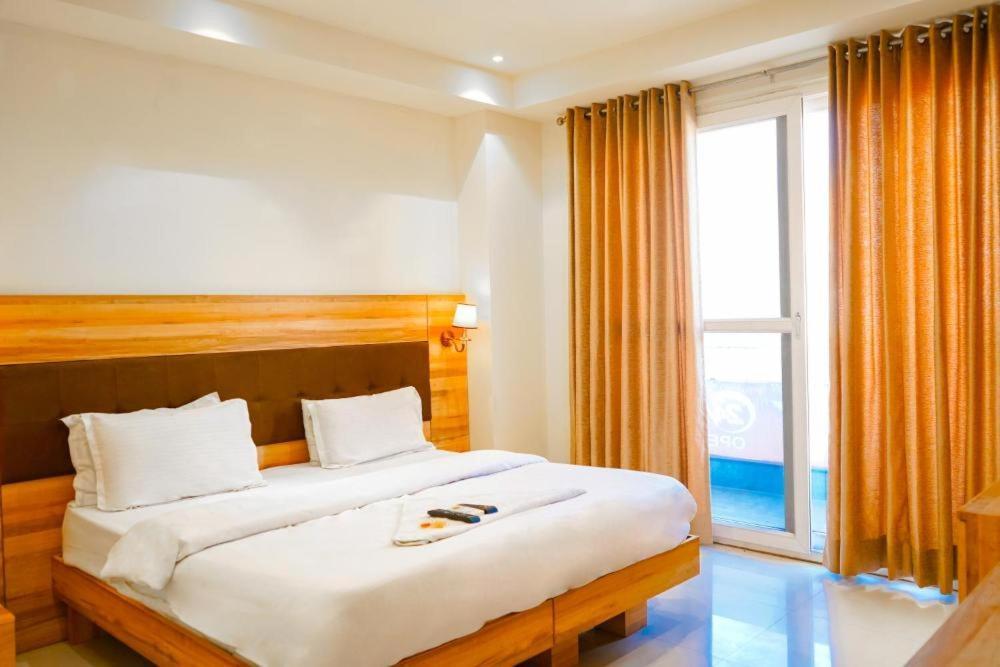 Hotel 24By7 New Delhi Exterior photo