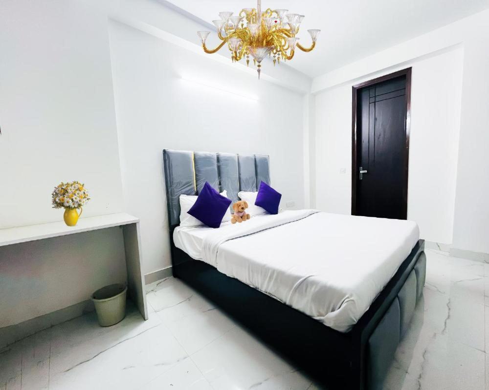 Hotel 24By7 New Delhi Exterior photo